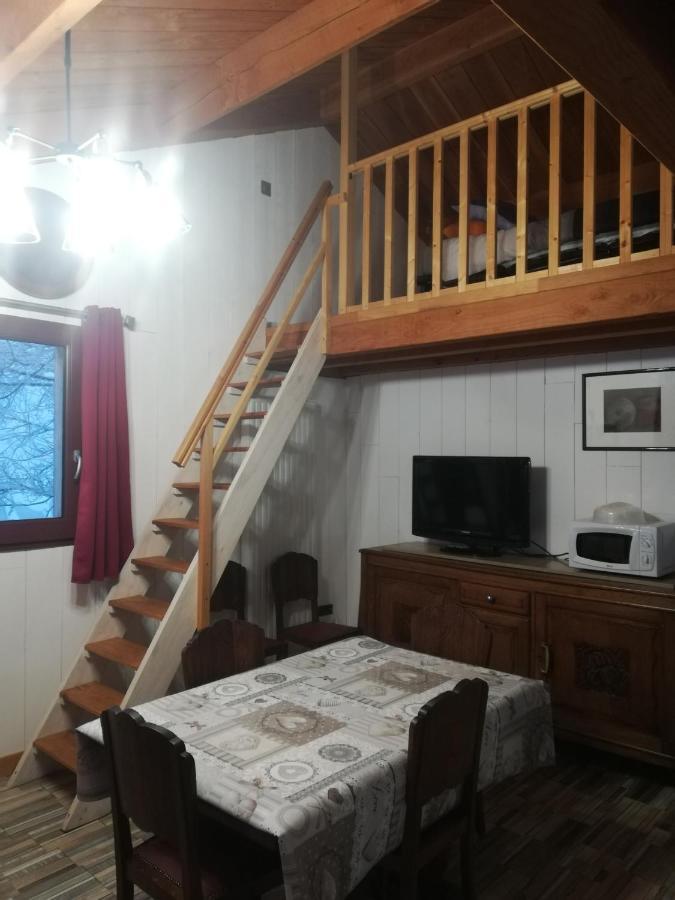 Gîte la ferme de Baffour La Chaise-Dieu Exterior foto